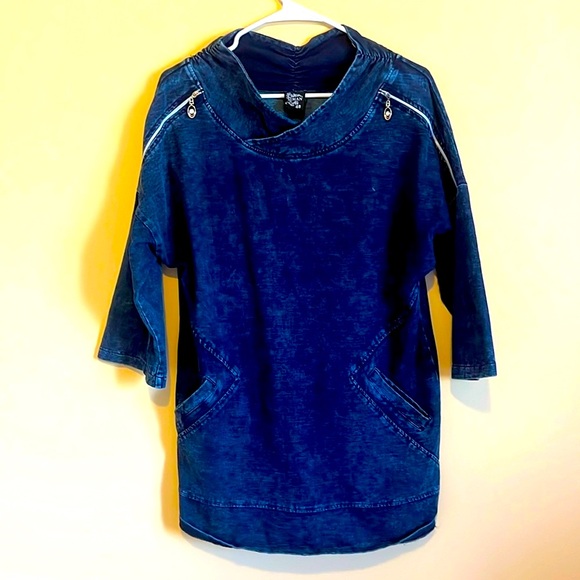 L/M Blue Denim Jeans Top Zippers on Shoulders 2 Front Pockets 65% Cotton Cute - Picture 1 of 14